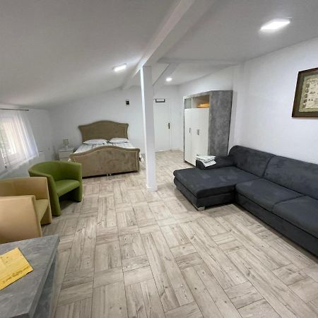 Studio D'Amalia Turda Luaran gambar