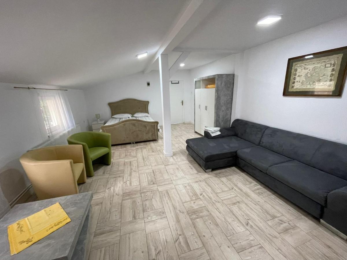 Studio D'Amalia Turda Luaran gambar