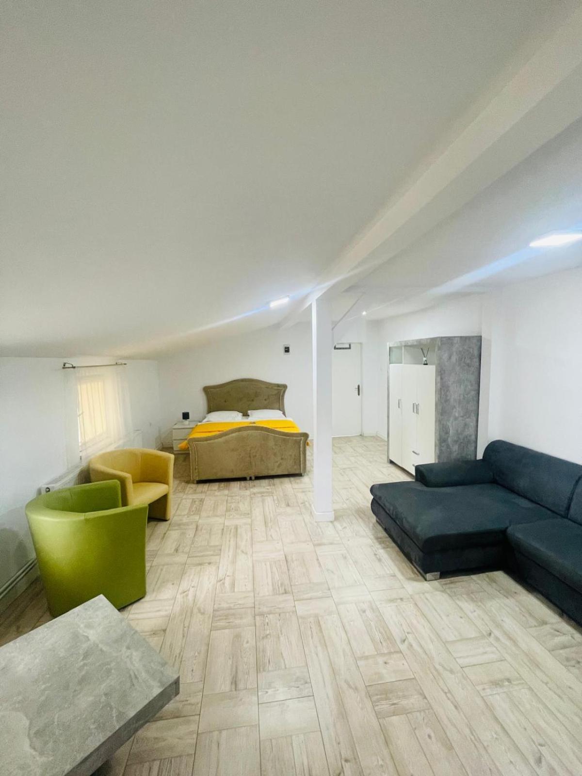 Studio D'Amalia Turda Luaran gambar